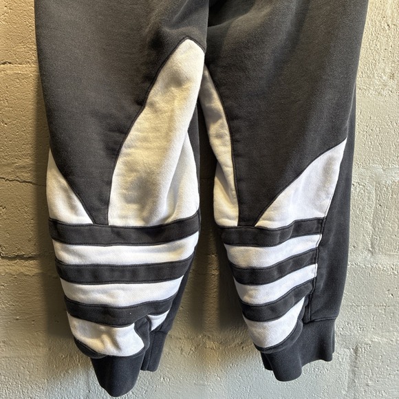 Adidas Vintage Sweatpants Logo Size Large - Picture 2 of 7